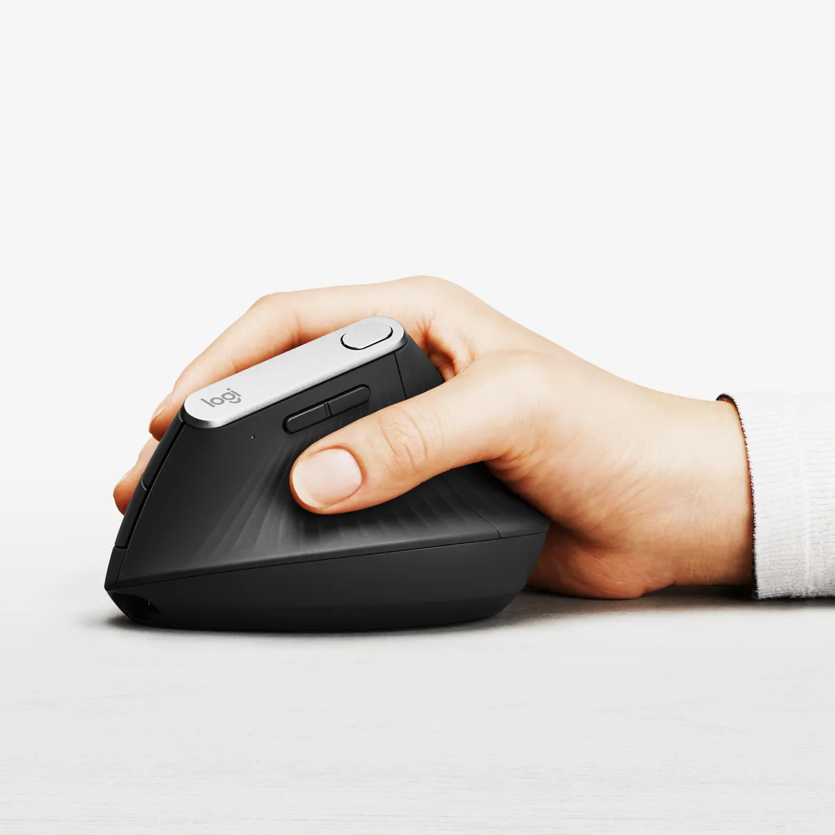 Logitech MX Vertical 垂直滑鼠